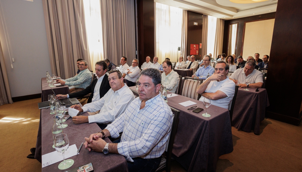 La reunin de la Junta General de Unfeac reuni en Valencia a una treintena de representantes de las empresas miembro de la asociacin...