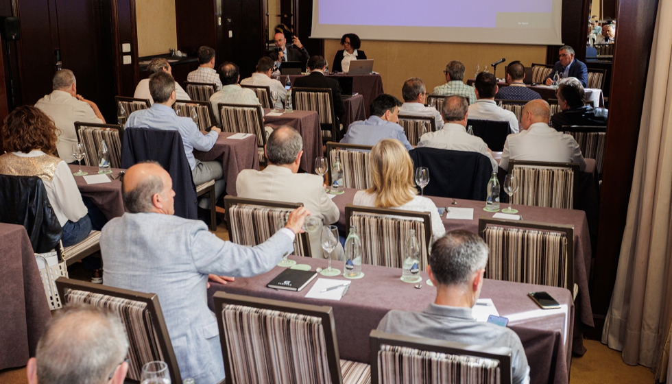 Una treintena de asociados e invitados tomaron parte en el Foro Anual Unfeac