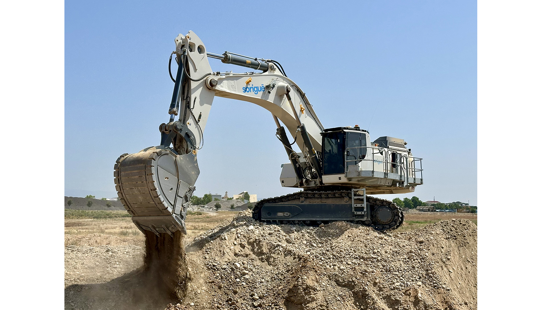 Excavadora Liebherr R 9100 B, entregada por Tallers ngel Roig a Sorigu