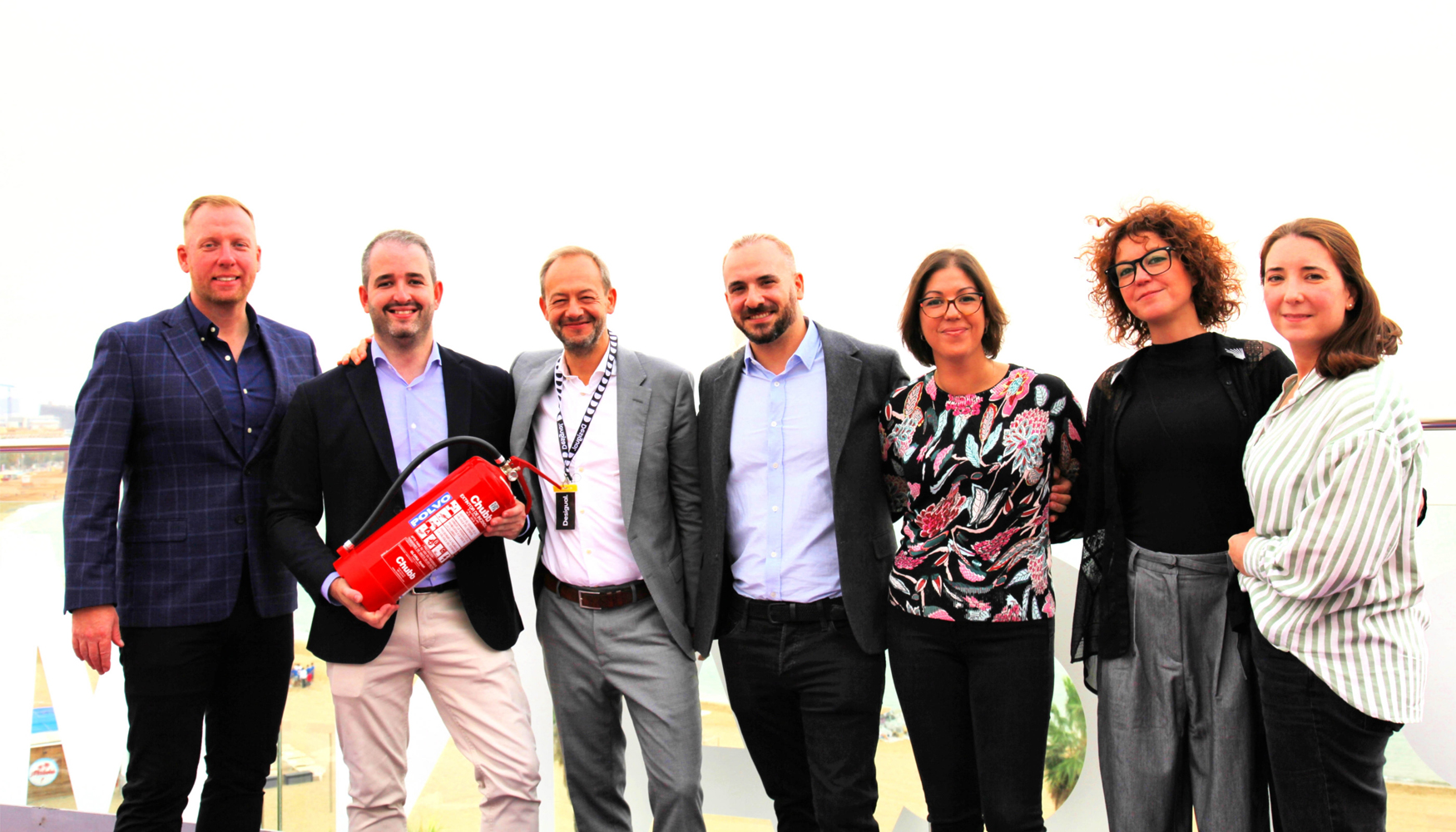 De izquierda a derecha...