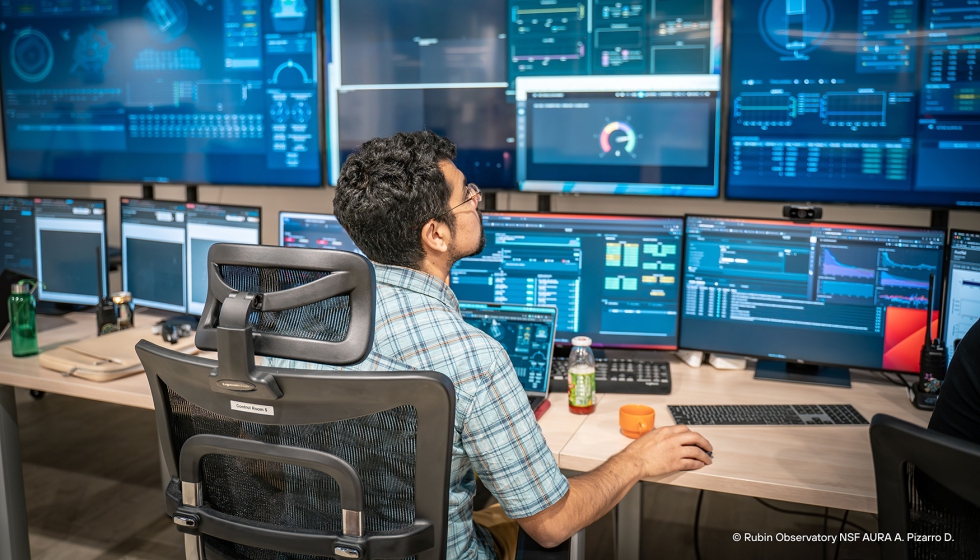 Los Gemelos Digitales pueden realizar la simulaci�n en tiempo real, pudiendo comparar los resultados con lo que est� ocurriendo de verdad...