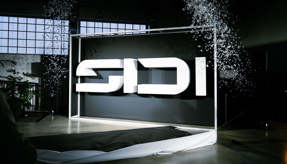 Momento de la revelacin del nuevo logo de SIDI