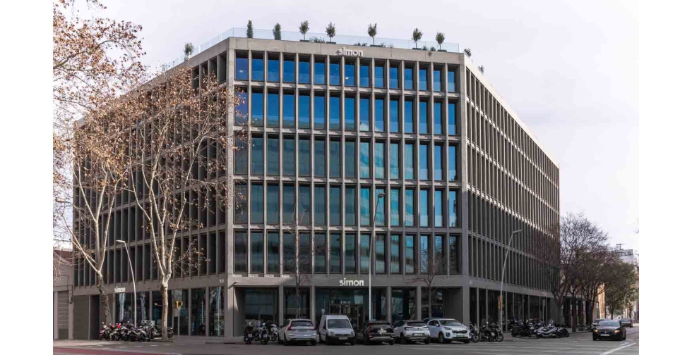 Fachada de Switch, la sede global de Simon situada en Barcelona