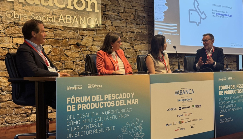 Mesa redonda con Teo Llanderas de Pescapuerta, Elena Garrido de Jealsa, Sofía Aché de Stolt Sea Farm y Javier Fraga de Abanca Mar... Mesa redonda con Teo Llanderas de Pescapuerta, Elena Garrido de Jealsa, Sofía Aché de Stolt Sea Farm y Javier Fraga de Abanca Mar...