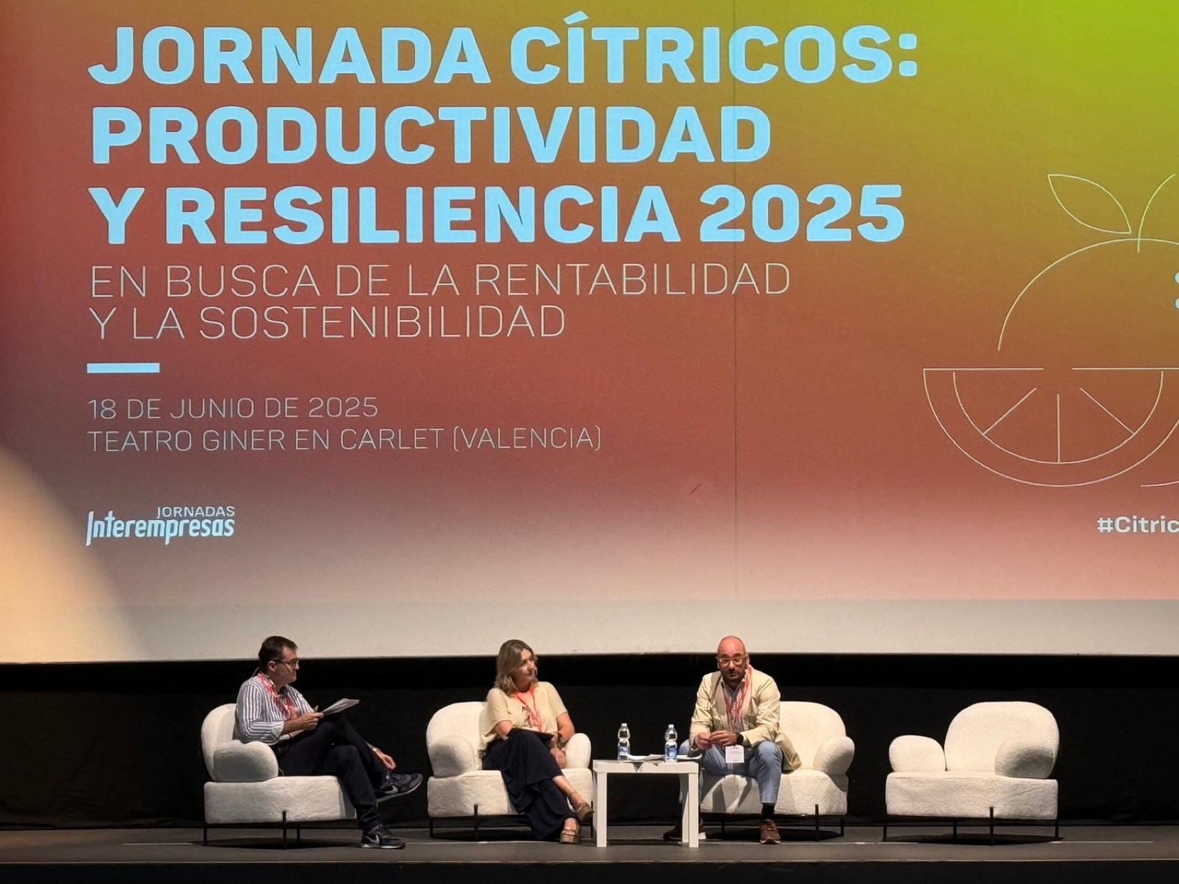 Cristina Rodrguez (Autoridad Portuaria de Valencia) y Pedro Reig (Asucova) conformaron la mesa redonda final