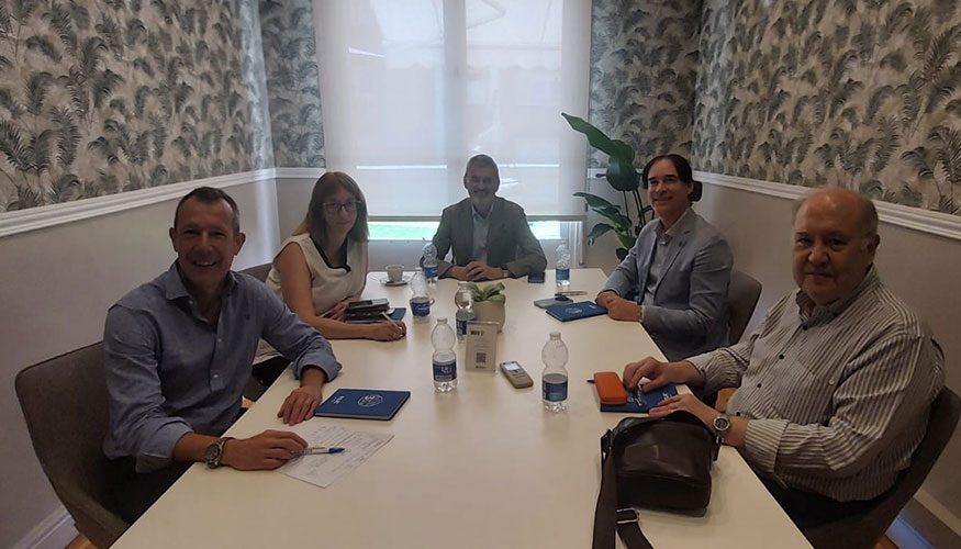 Reunin entre profesionales veterinarios y la interprofesional InLac