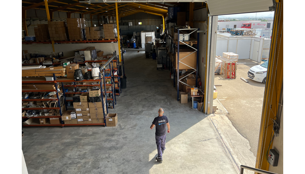 LAVANTIA dispone en la actualidad de un equipo formado por 21 personas en plantilla...