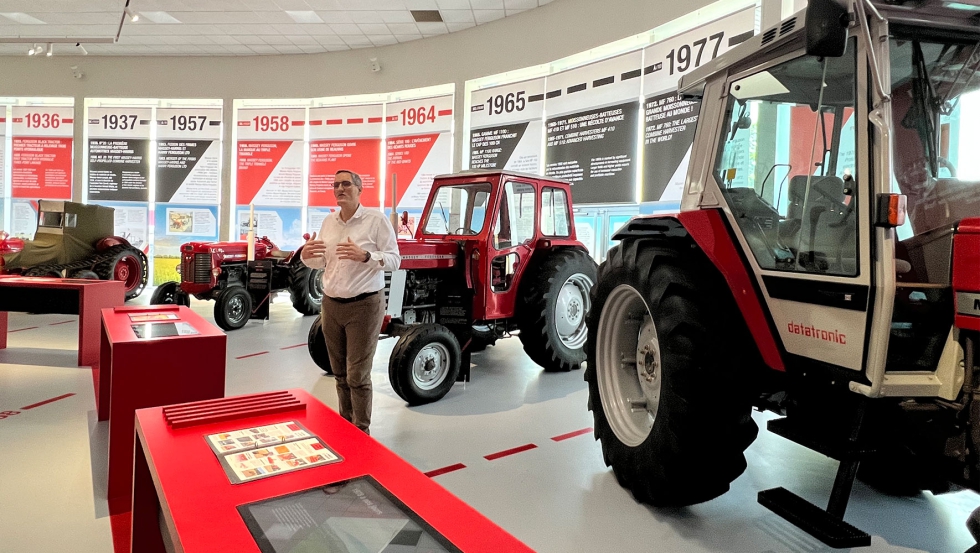 El museo exhibe la evoluci�n del tractor que fabrica la compa��a