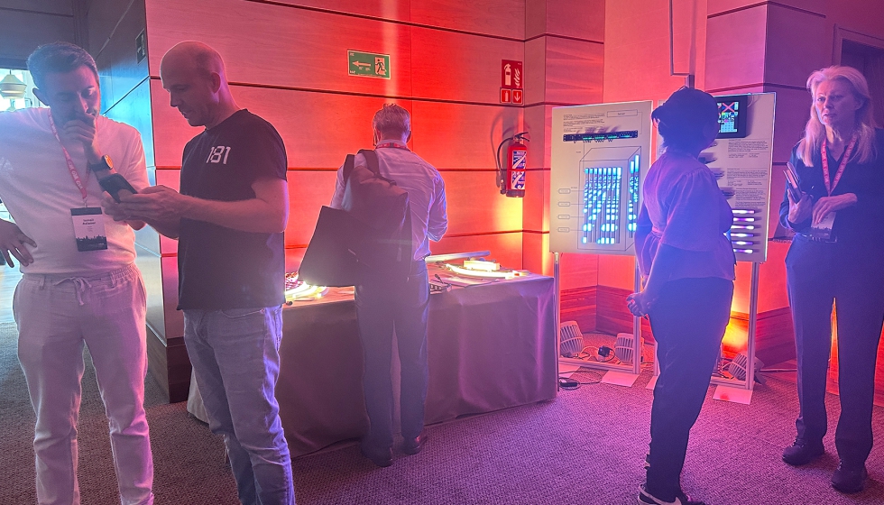 Imagen de la zona expositiva adyacente al �rea congresual