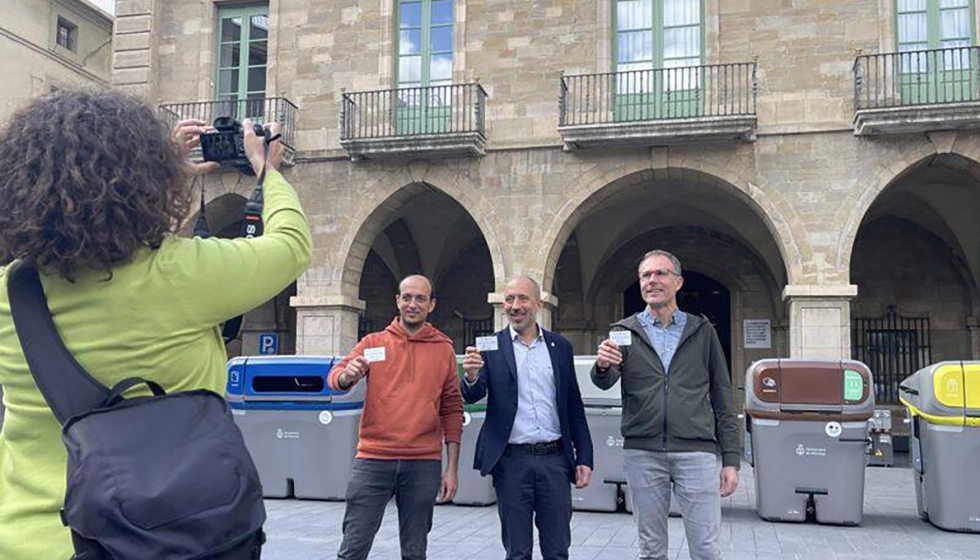 En Manresa el contenedor amarillo y el contenedor marr�n se podr�n abrir de manera ilimitada, siempre con la tarjeta...