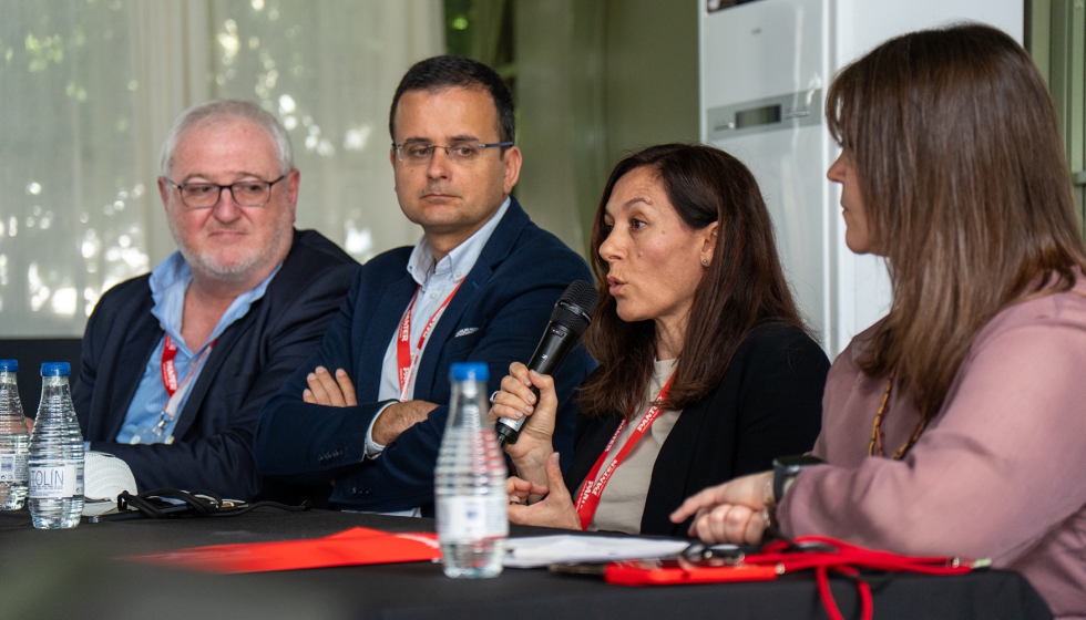 Mesa redonda Limpieza y mantenimiento de los EPI, con la participacin de Alicia Justicia de Alsico, Txus Yeregi, de Irudek, y Javier Ruiz Prez...