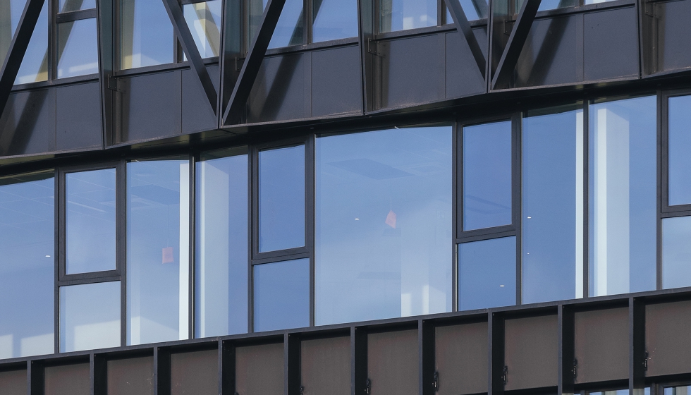 La envolvente de vidrio y metal protege una distribuci�n interior relativamente sencilla...