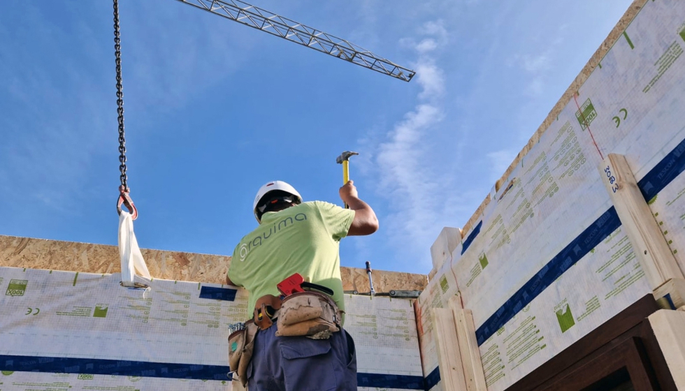 Construir con sistemas industrializados y rehabilitar el parque edificado actual permitir�an mejorar la crisis de la vivienda actual...
