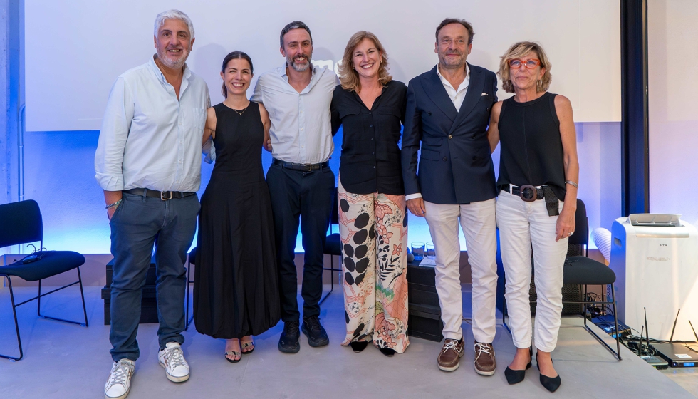 Foto de familia de los participantes en esta interesante sesi�n en torno a la luz y su capacidad para emocionar y provocar sensaciones...