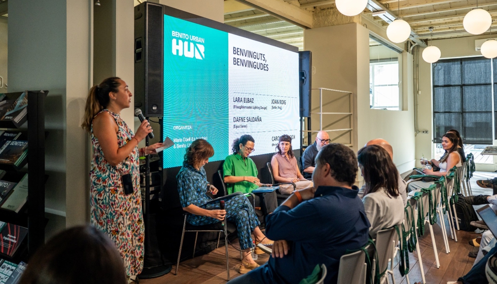 Imagen de los participantes en la sesin Iluminacin, ciudad y gnero, organizada por la APDI