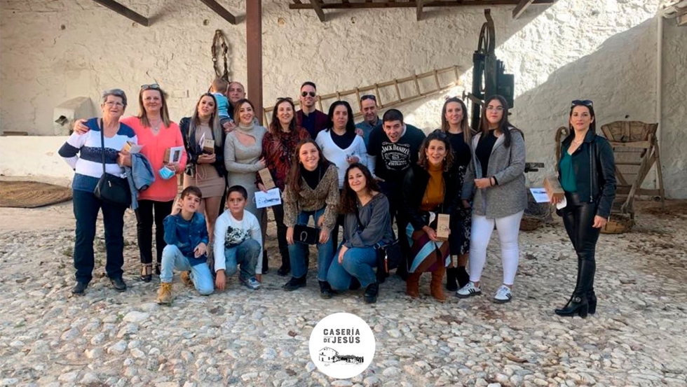 Grupo de visitantes de la Casera de Jess