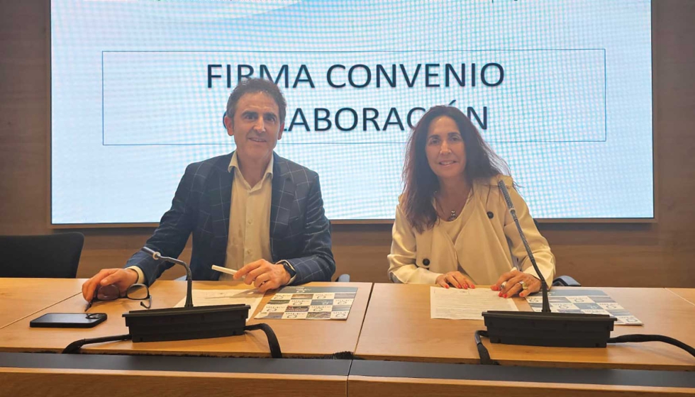 Jos� Antonio Gald�n Ruiz, decano de COGITIM, y Chus Barroso, presidenta de AIFIm, durante la firma del convenio