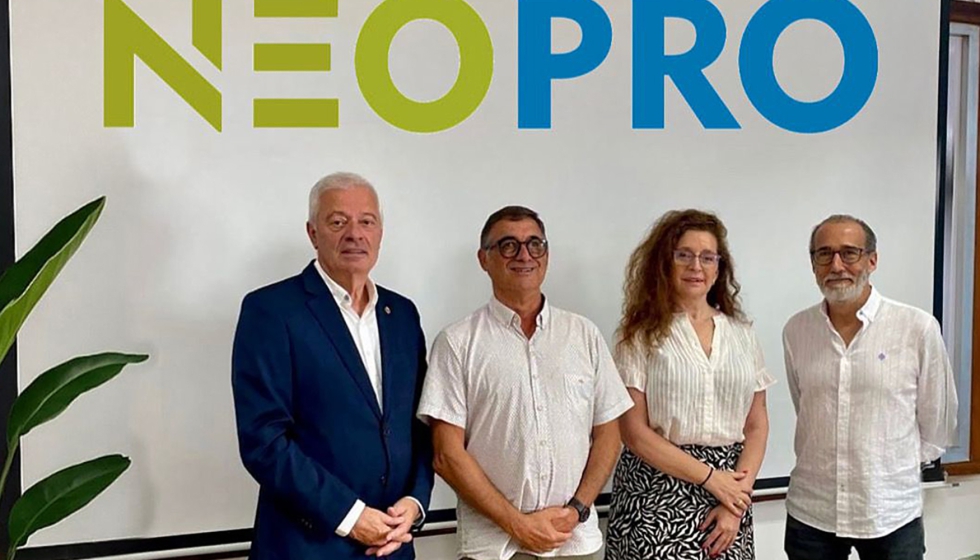 El presidente de Las R�as, Ram�n Aguilar, junto a Ana Isabel M�rquez, presidenta de Ym�s y Delf� Sirvent y Enrique Pagnon, presidente y secretario...