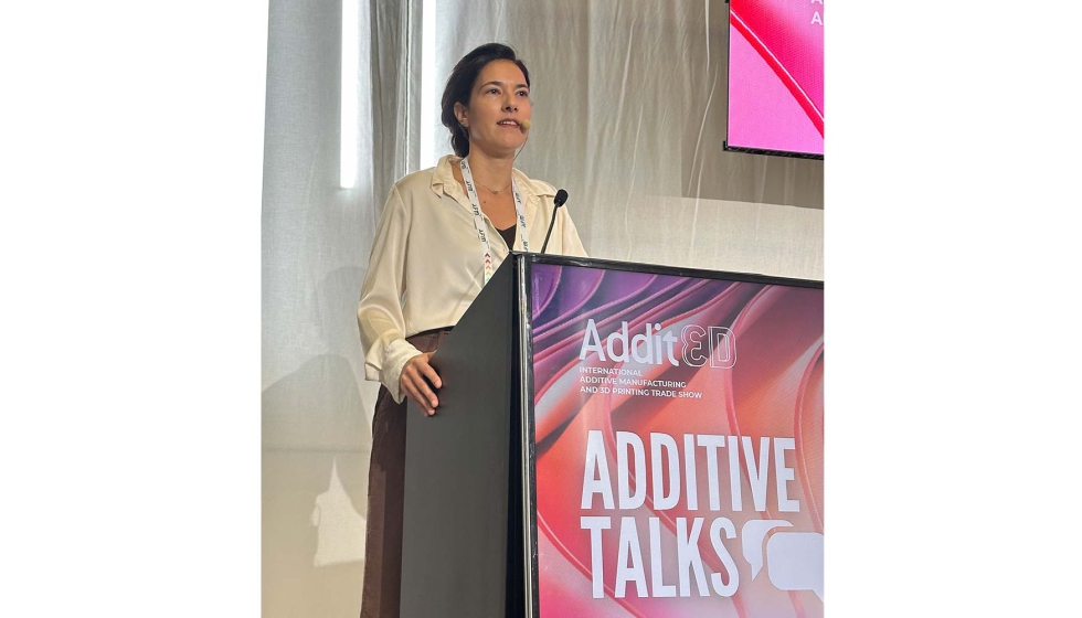 La directora de Addimat moder una de las mesas redondas de Additive Talks, de la feria Addit3D
