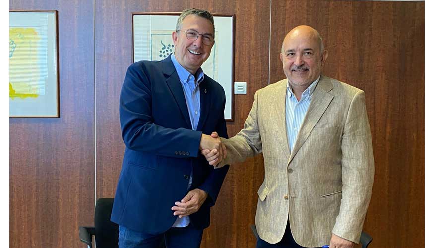 Pere Camps, presidente de la Asociacin Catalana de Enlogos, y Joan Gen, director general del INCAVI