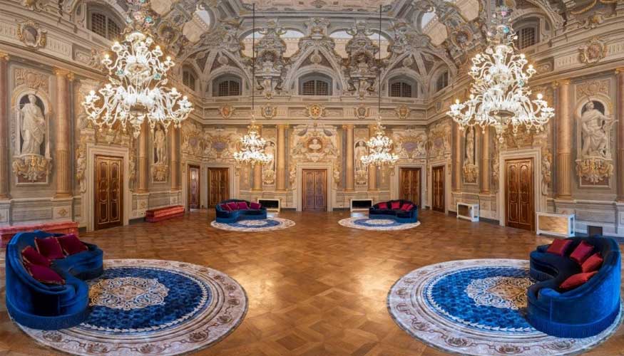 Detalle de uno de los majestuosos salones del Palacio Serristori, situado en Florencia, que ha recuperado su esplendor renacentista...