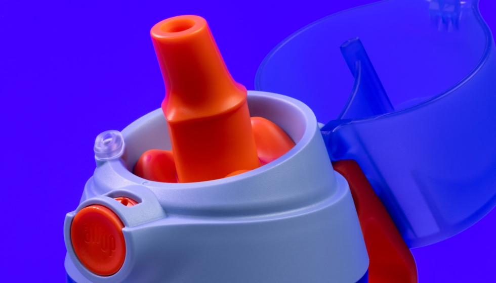 La clave de las botellas air up es su boquilla de silicona, que transforma el agua en una bebida aromatizada sin aditivos...