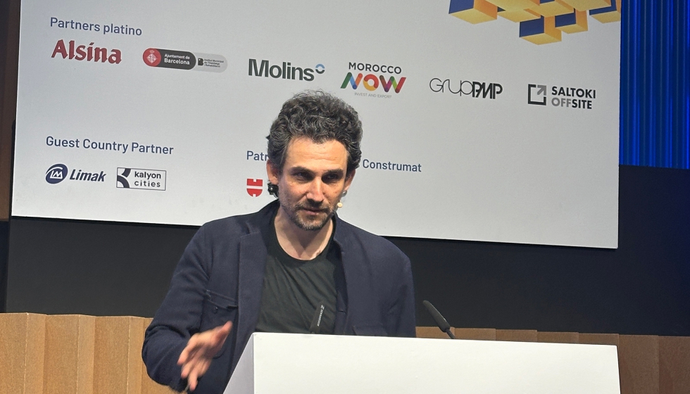 El arquitecto Jos� Toral (Peris+Toral) durante su exposici�n de Modulus Matrix