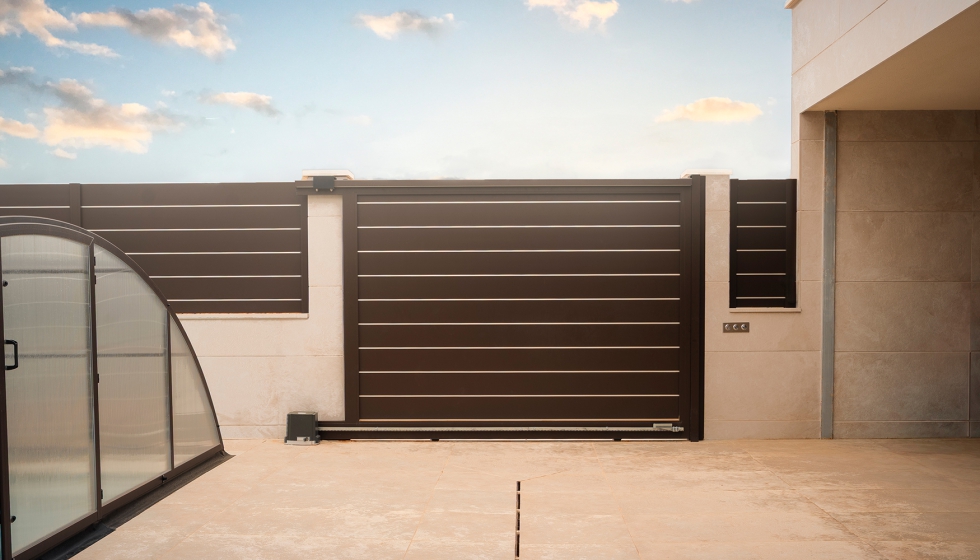 E-120 de Extrual ana estilo, seguridad y confort para adaptarse a las zonas de acceso