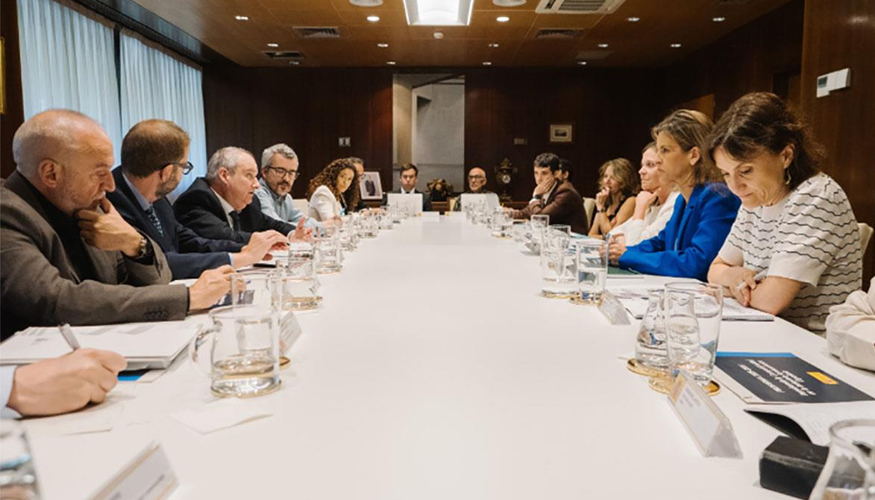 El ministro de Industria y Turismo, Jordi Hereu, durante la presentaci�n del Plan Profarma 2025-2026. Fuente: La Moncloa...