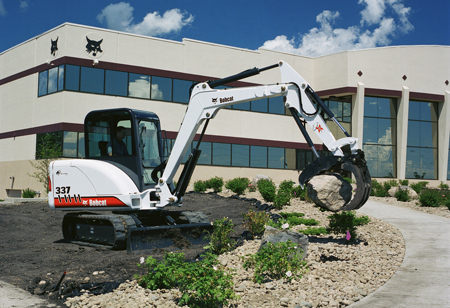 Ao 1998: Excavadora compacta Bobcat 337