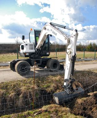 Ao 2009: Excavadora compacta E55w, la primera con ruedas en el segmento de las 5,5 toneladas