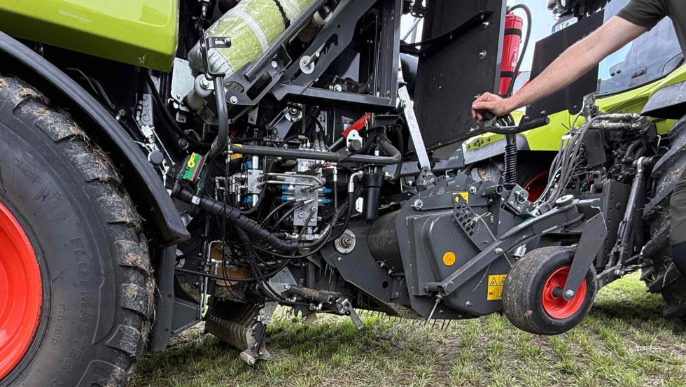 Las rotoempacadoras ROLLANT disponen de un nuevo sistema de limpieza de cuchillas