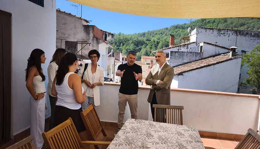 El proyecto se articula en torno a tres ejes fundamentales: sostenibilidad medioambiental, social y econ�mica