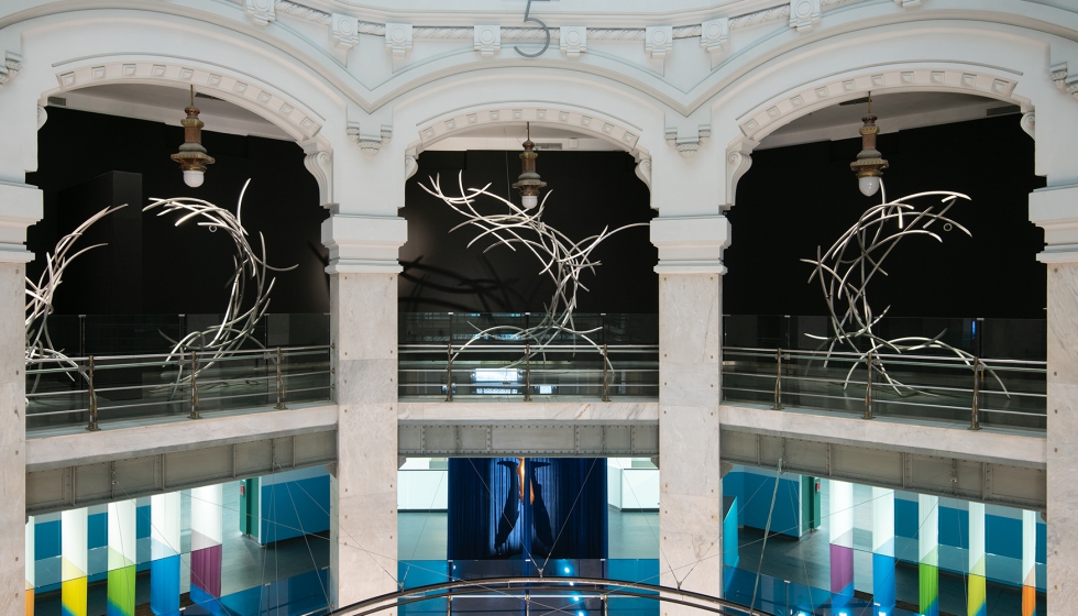 La exposici�n �Origen� de Mar Sol�s crea una relaci�n directa entre la luz y la obra. Foto: Jos� Luis de la Parra