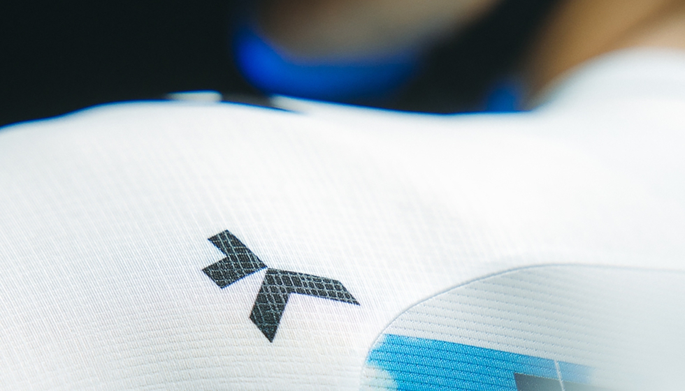 Los nuevos kits de Gobik, protagonistas tanto en el Tour masculino como en el femenino, redefinen la identidad visual y tcnica de los equipos...