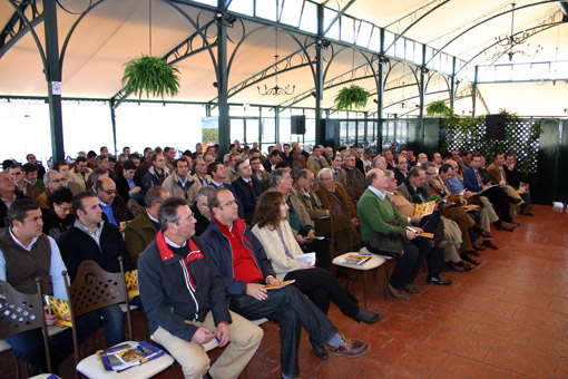 Ms de 300 agricultores acudieron a las presentaciones de Crdoba y Sevilla