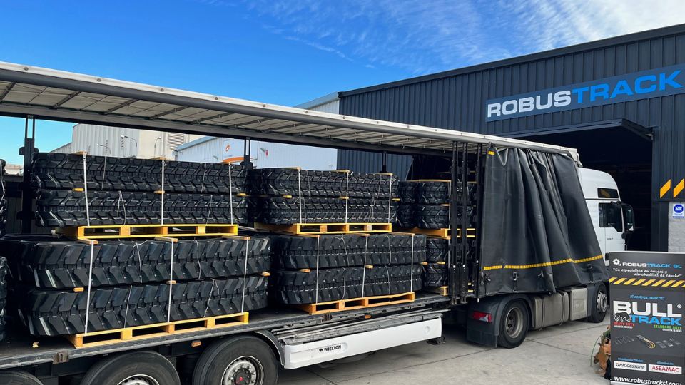 Foto de Robustrack: especialistas em solues de borracha para mquinas compactas