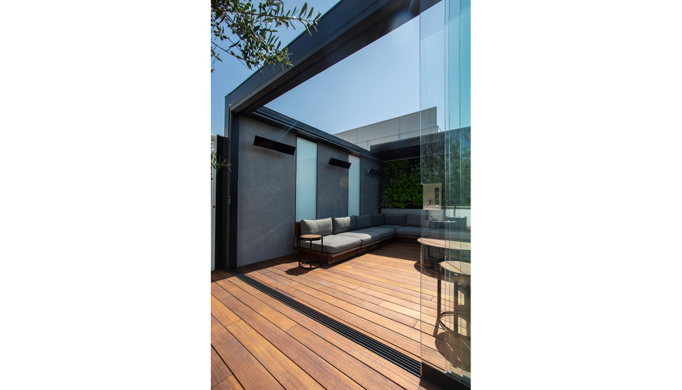 Las dos p�rgolas se completaron con ventanas Line Glass