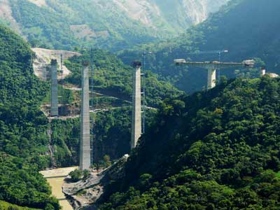 El viaducto de San Marcos, proyectado por los Servicios Tcnicos de FCC Construccin