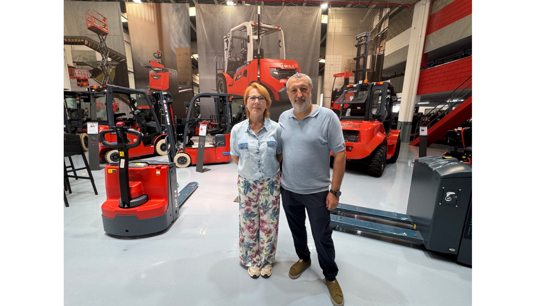 Amparo Ramrez y Gustavo Toledo, propietarios de Global Carretillas