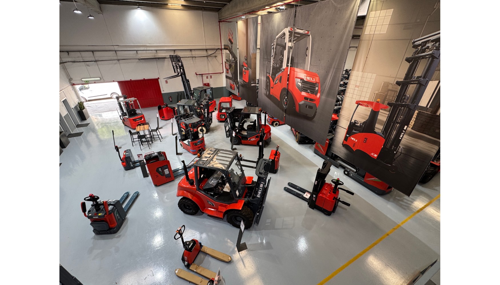 rea de showroom, donde Global muestra algunos de los ltimos modelos o los equipos ms demandados de Heli