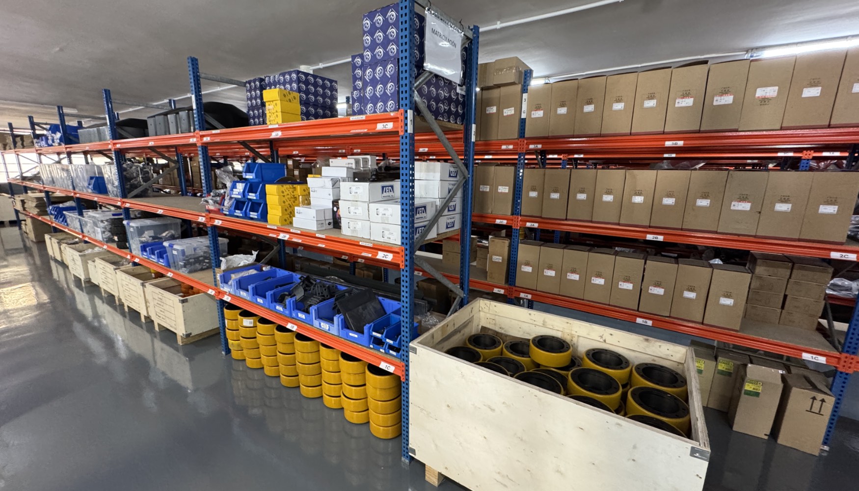 En su almacn de repuestos, Global cuenta con un gran nmero de referencias para entrega inmediata