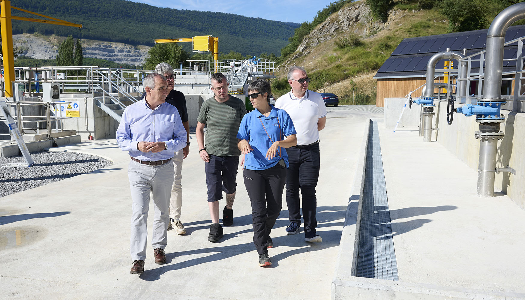 La tecnolog�a implantada en Olazagut�a es un sistema h�brido de fangos activos y pel�cula fija...