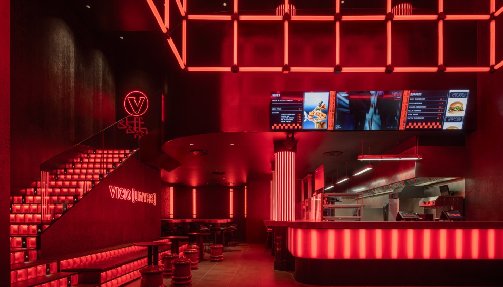 Vicio se suma a la propuesta de la discoteca [UNVRS] de Ibiza con este espacio de dos plantas...