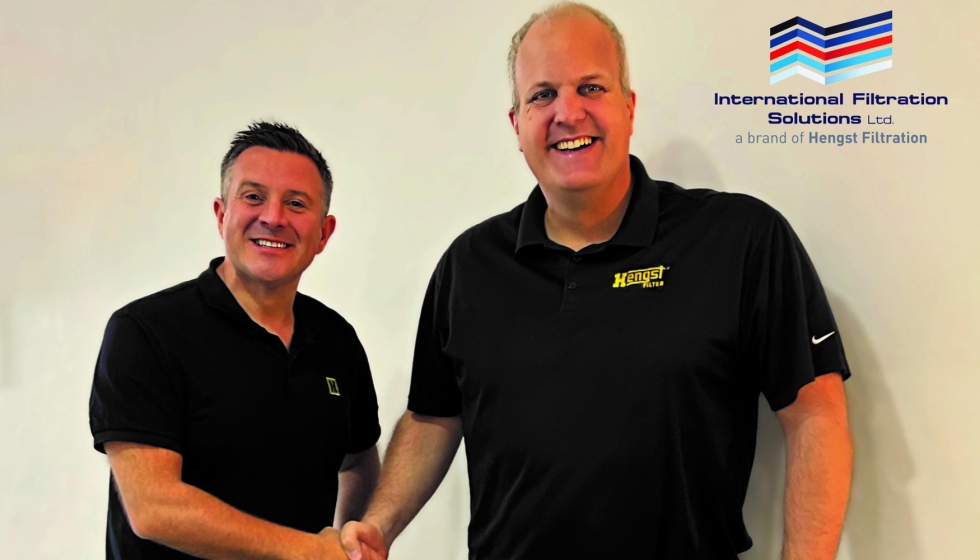 A la izq. Brett Smyth, nuevo director general de IFS, junto a Oliver Nabrotzky, vicepresidente del Grupo Hengst Filtration...