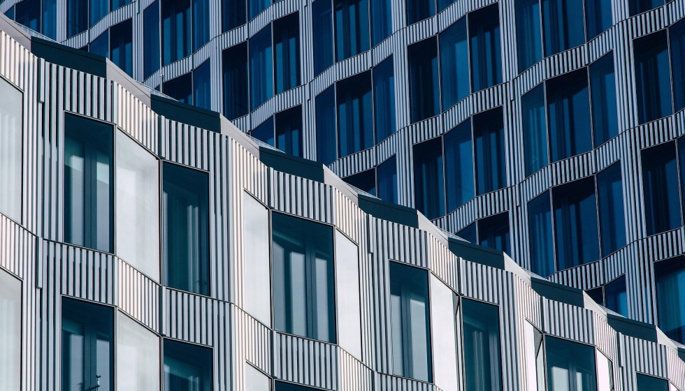 Fachada con ventanas de PVC