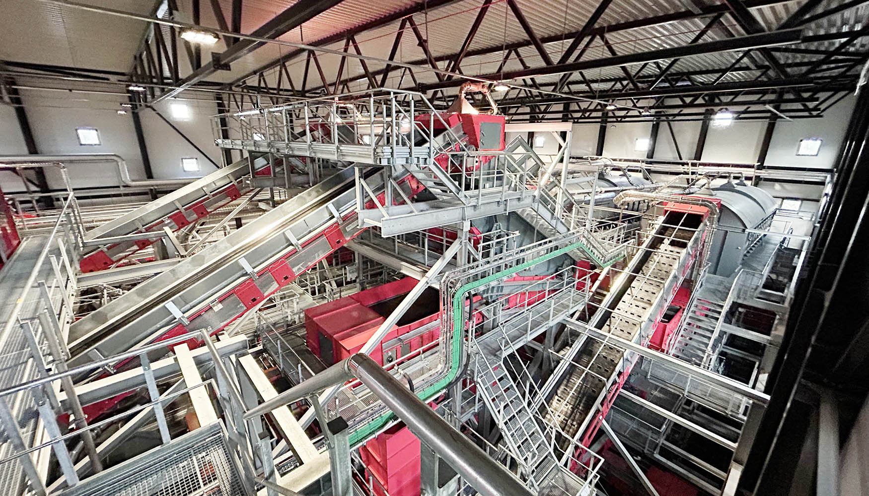 La nueva planta permite a SVOA incrementar la valorizaci�n de materiales que de otro modo ser�an incinerados para la producci�n de energ�a...