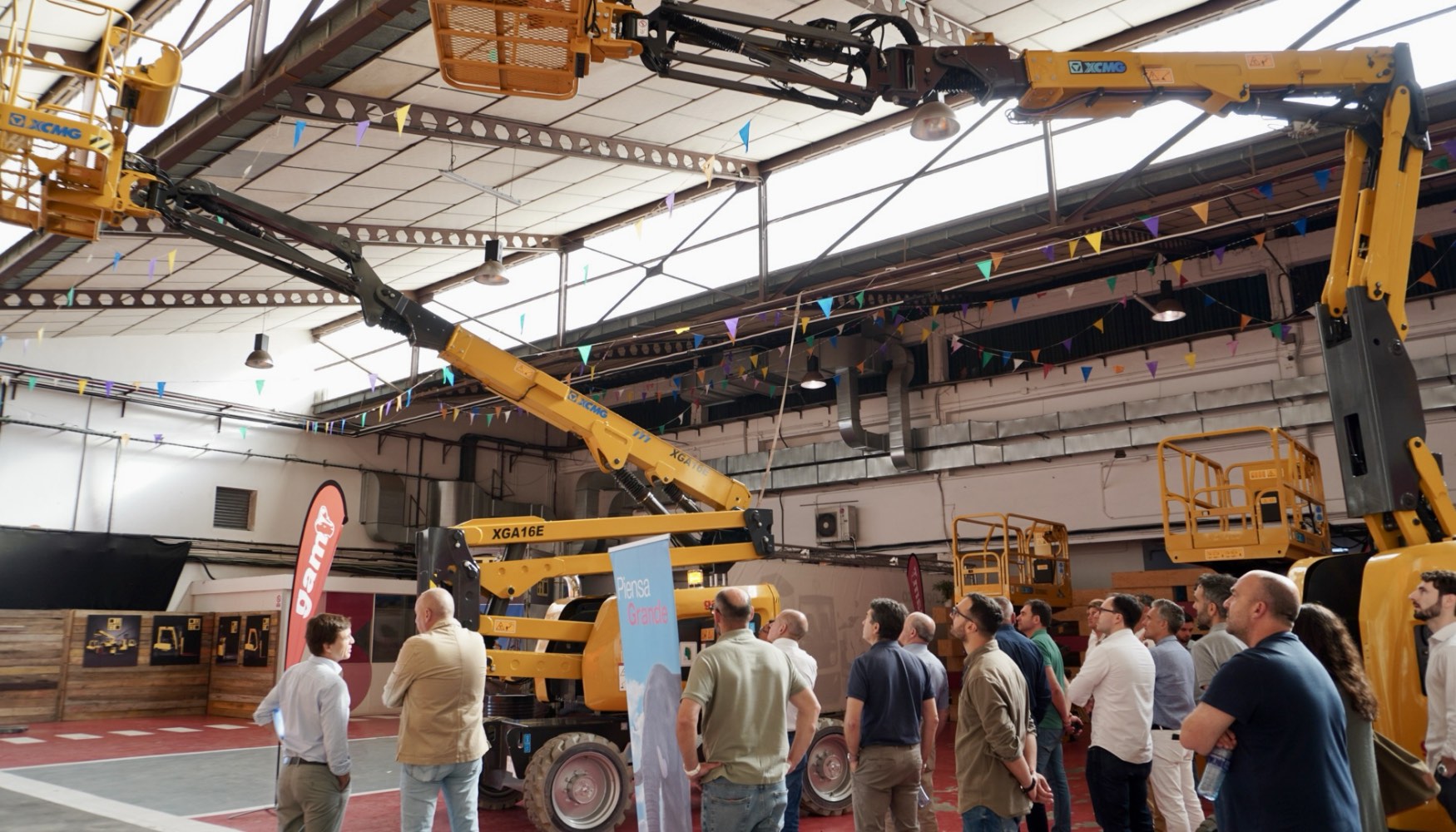 Jornada de presentaci�n de XCMG en la central de GAM en Asturias