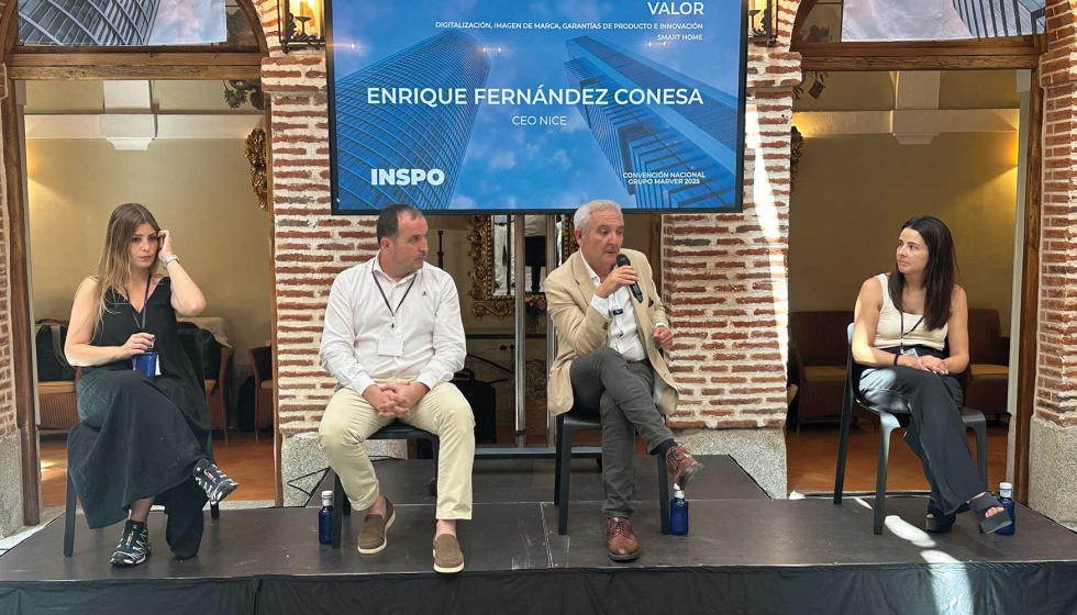 De izquierda a derecha...