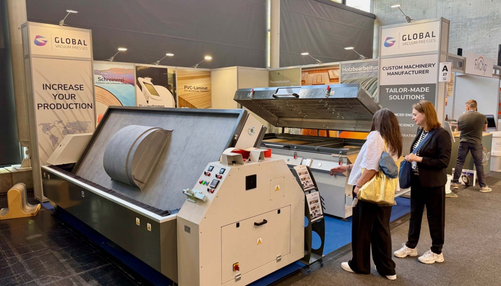 Stand de la compa��a en Ligna 2025